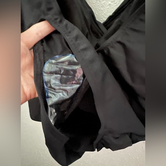 Miraclesuit Illusionists Crossover With Mesh One Piece in Black Size 8 New - Picture 6 of 8